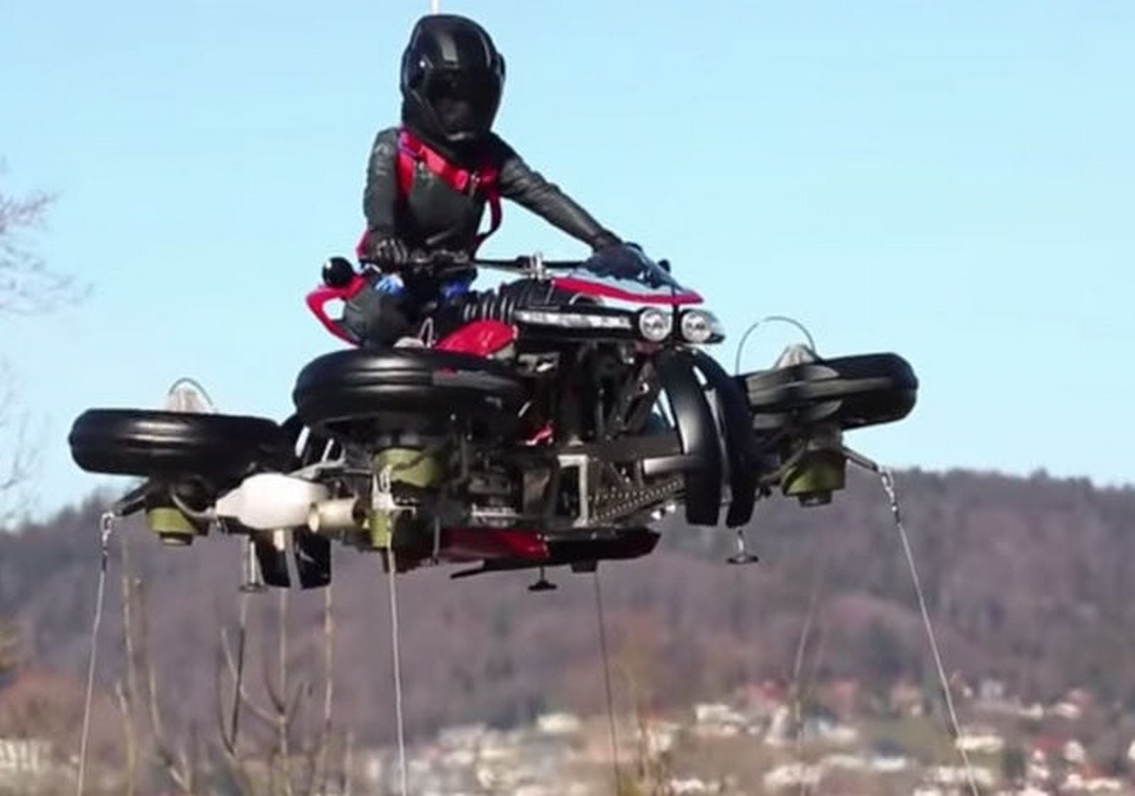 lazareth-moto-volante-flying-motorcycle.jpg