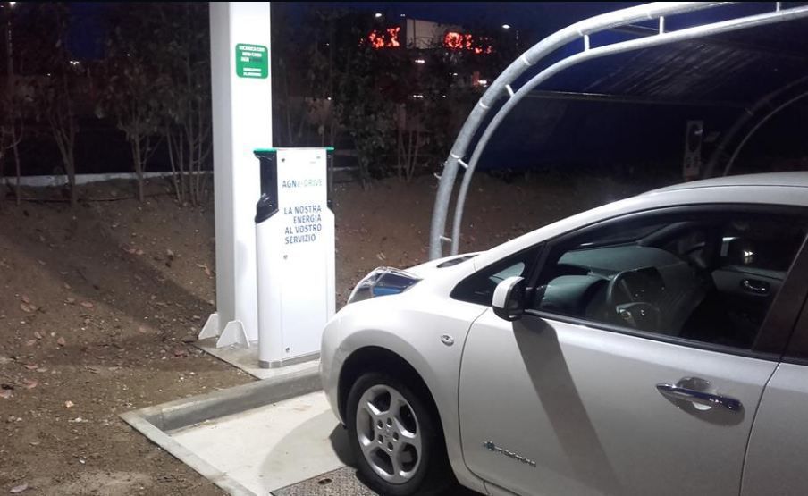 https://openchargemap.org/site/poi/details/101140 oppure https://goelectricstations.it/map-charging-stations.html?lang=it&amp;provider=AGNe-Drive&amp;location=45.466461,8.631140