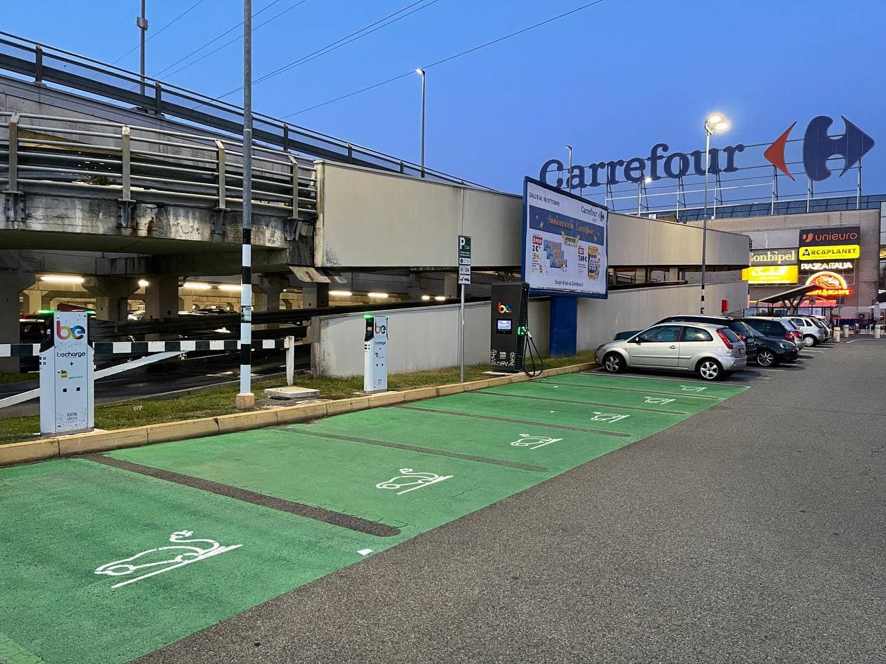 Carrefour Paderno 2.jpg